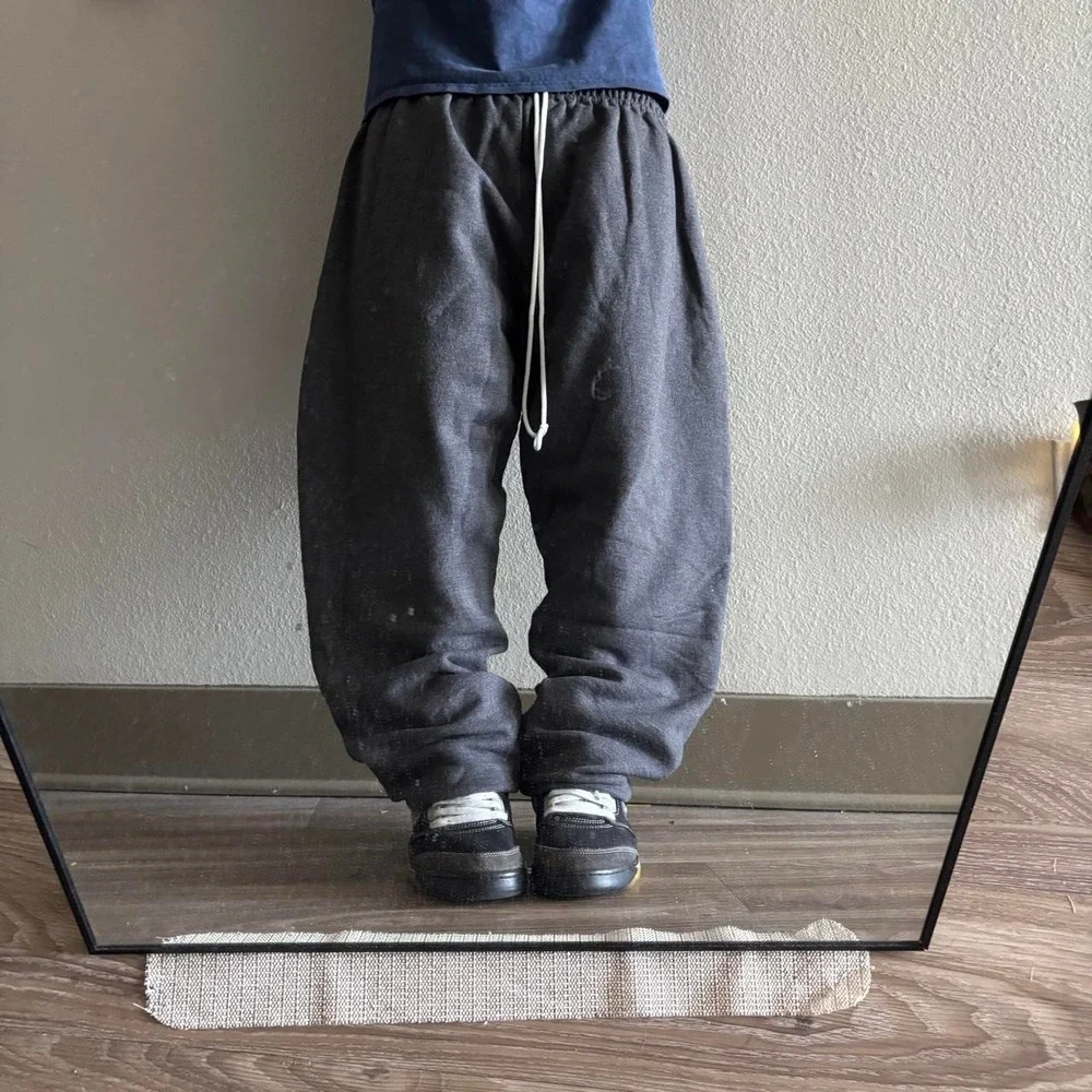 Vintage Y2K/2000s Baggy Grey Skater Comfy Essential Sweatpants! Fits XL
